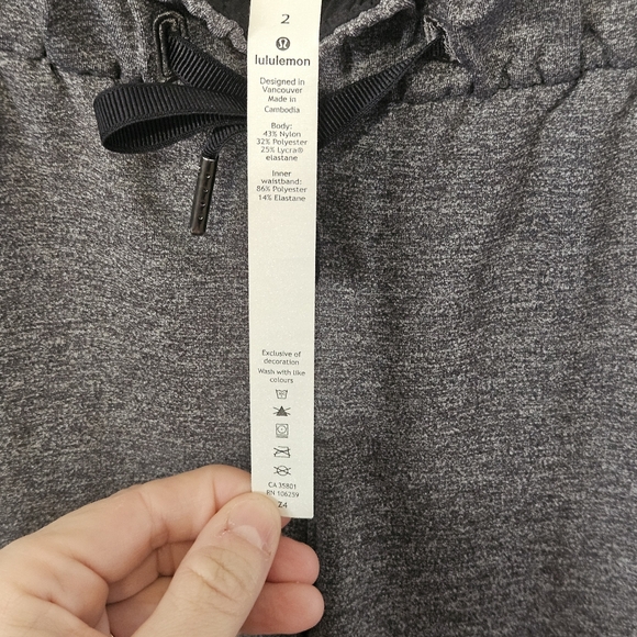 Lululemon On The Fly Pant 27" size 2 - Picture 7 of 8